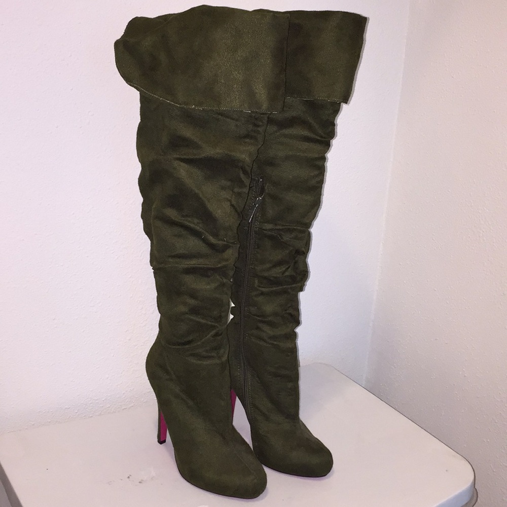 ❌SOLD❌NWOT• Over The Knee Boots